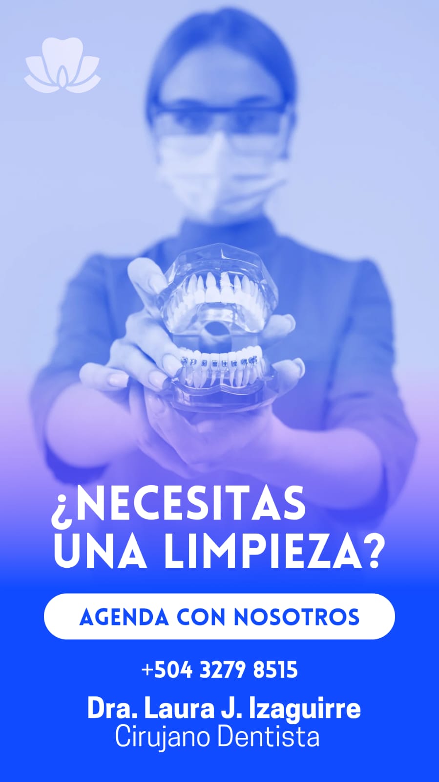 Paciente mostrando su nueva sonrisa